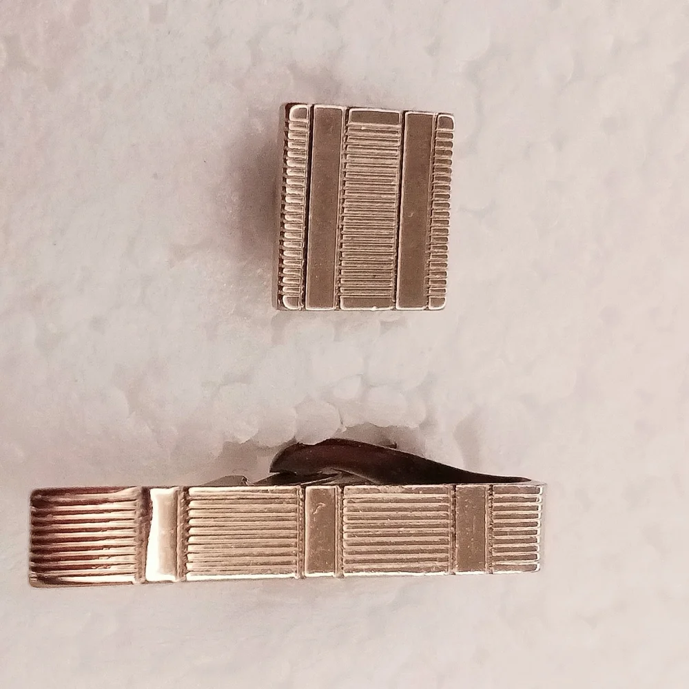 Cufflinks Tie Clip Set Mid-Century Modern Gold Tone Etched Rectangles Graphics.